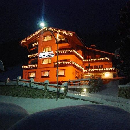 Hotel Zirmes Моэна Экстерьер фото
