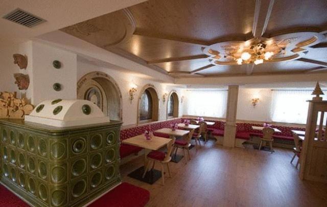 Hotel Zirmes Моэна Экстерьер фото