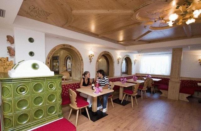 Hotel Zirmes Моэна Экстерьер фото