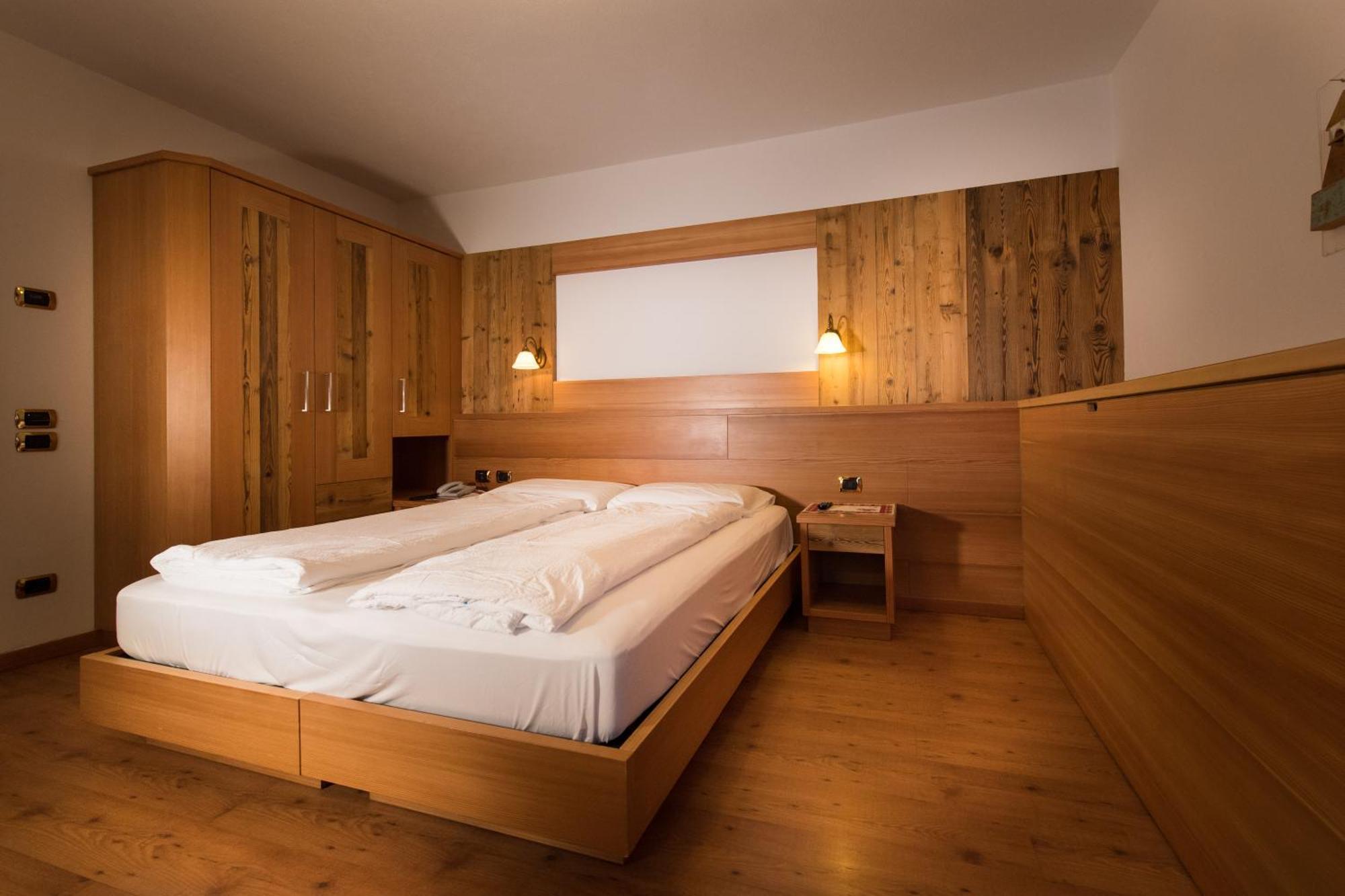 Hotel Zirmes Моэна Экстерьер фото