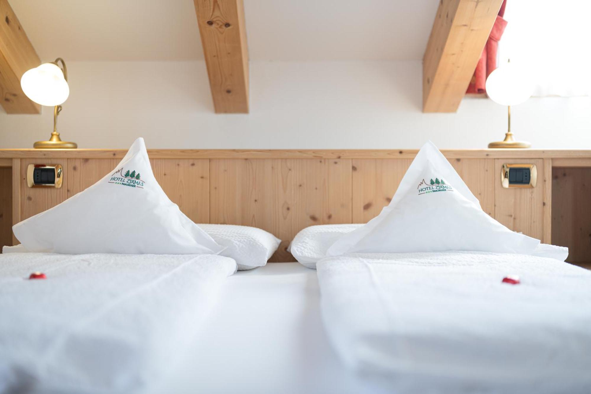 Hotel Zirmes Моэна Экстерьер фото