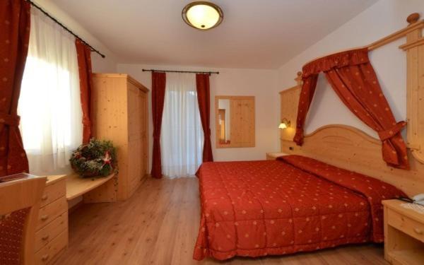 Hotel Zirmes Моэна Экстерьер фото
