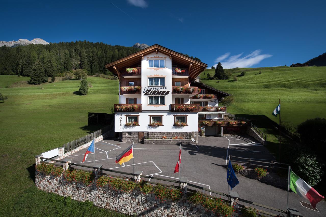 Hotel Zirmes Моэна Экстерьер фото