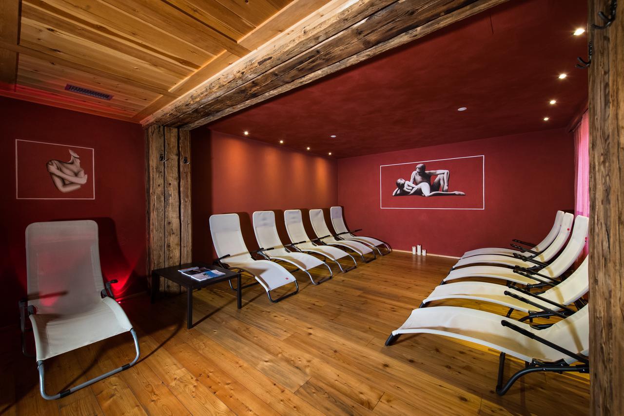 Hotel Zirmes Моэна Экстерьер фото